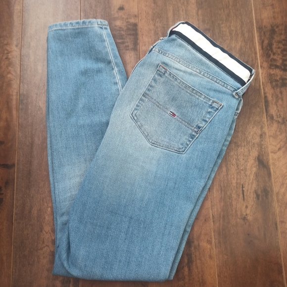 Tommy Hilfiger High Waisted Slim Fit Light Jeans - Picture 2 of 4